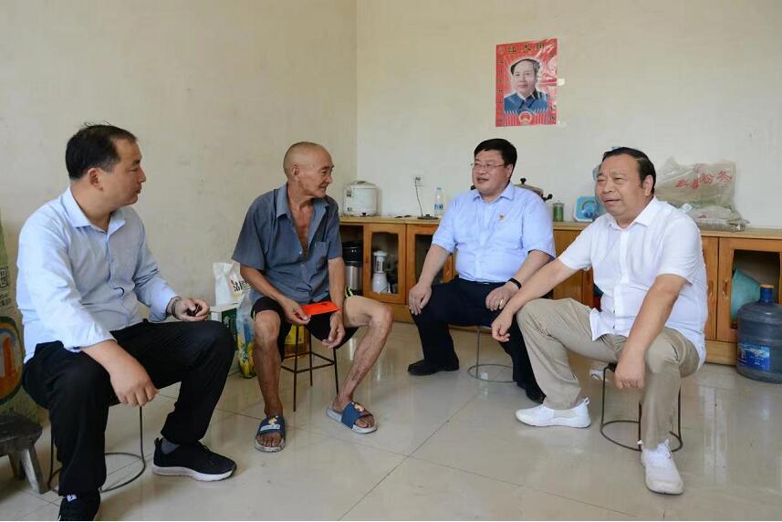 许昌市文促会携许都农商行共同开展“守初心·沐党恩”关爱身边好人系列活动
