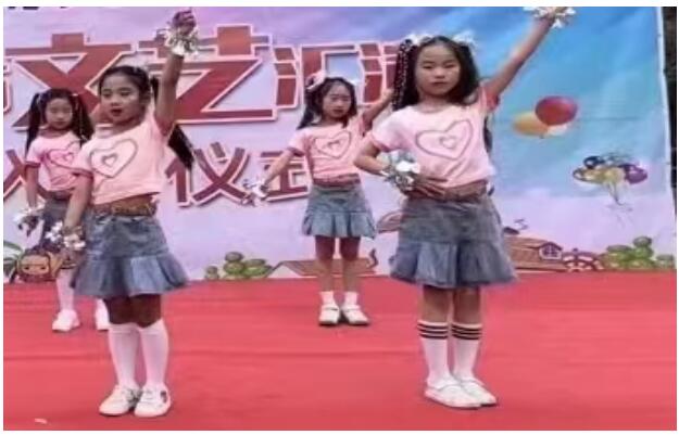 睢县第一实验学校开展开学前少先队文艺汇演活动