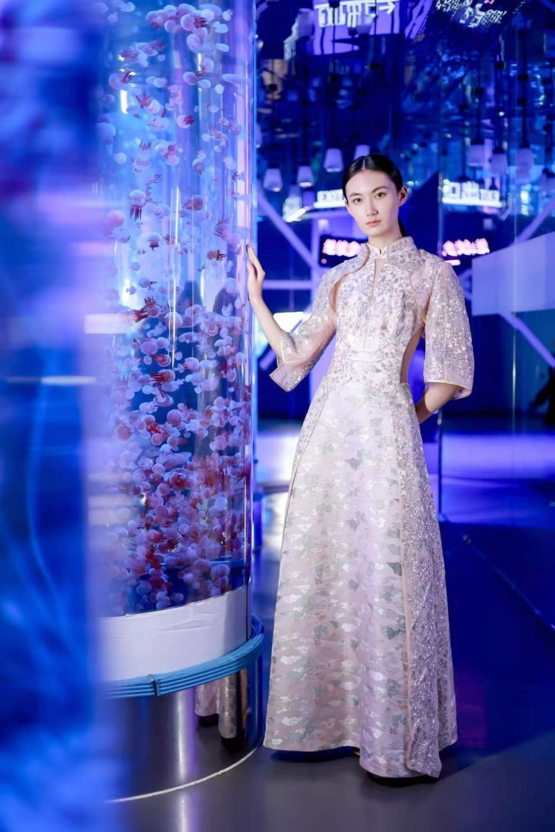 穿越千年对话时尚!2025首届中国国风时尚周在河南中牟艺秀小镇开幕