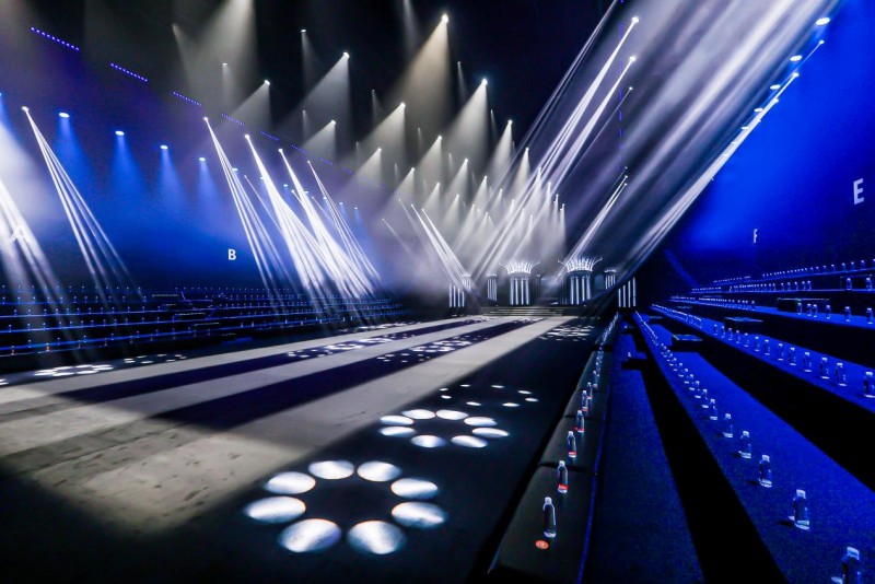 穿越千年对话时尚!2025首届中国国风时尚周在河南中牟艺秀小镇开幕