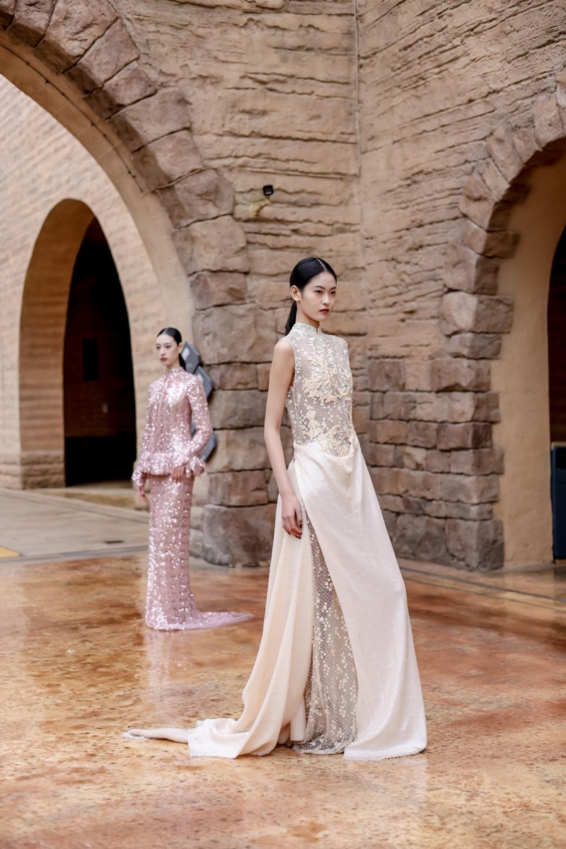 穿越千年对话时尚!2025首届中国国风时尚周在河南中牟艺秀小镇开幕