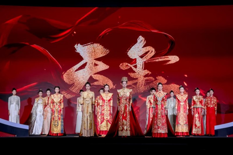 “牟”定中原:2025首届中国国风时尚周书写“文化+ 文旅+产业”融合新范本