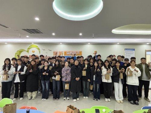 ϳǧ У԰ױԴְҵѧԺ๾Բٰ